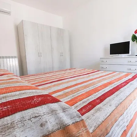 Trilocale Moderno A بينيتو